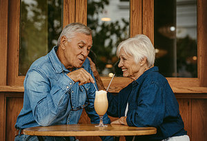 old couples - Copyright – Stock Photo / Register Mark